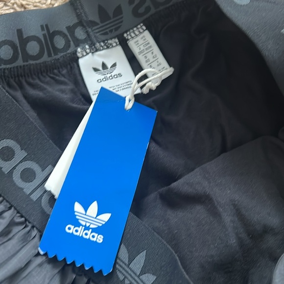 NWT Adidas Pleated MIDI Skirt Black.  Size M - Picture 9 of 13